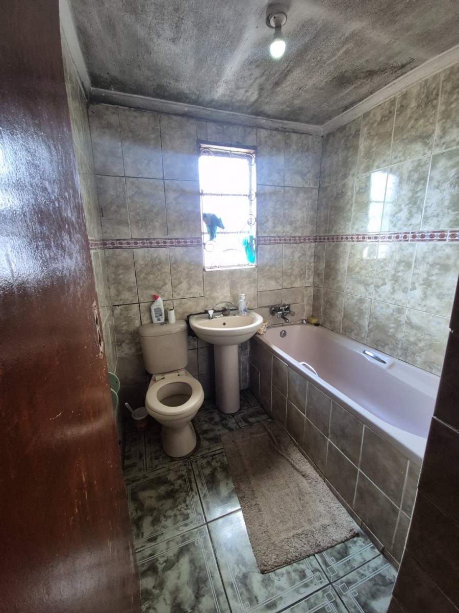 3 Bedroom Property for Sale in Zwide Eastern Cape